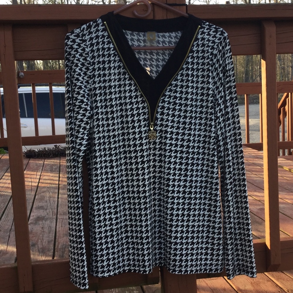 Anne Klein Long Sleeve V-Neck Zipper Detail Blouse